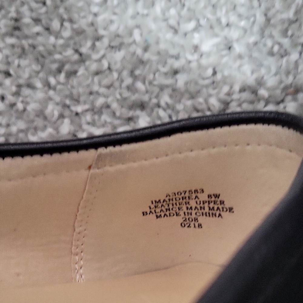 Isaac Mizrahi Black Loafers 8W - Picture 2 of 3